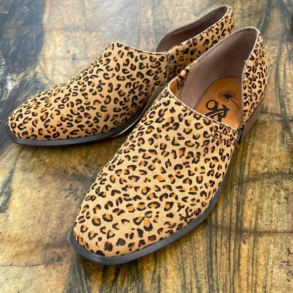 OTBT “Coyote shoes”. Cheeta print calf hair. New with tags. - Picture 3 of 8